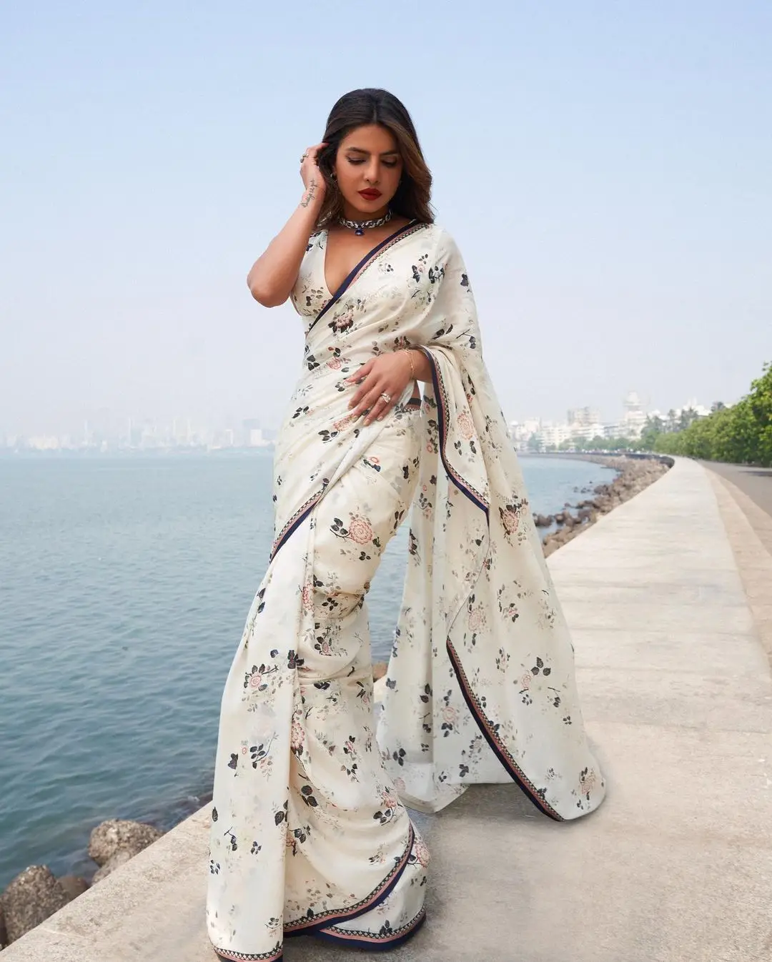 Indian Girl Priyanka Chopra In White Saree Sleeveless Blouse